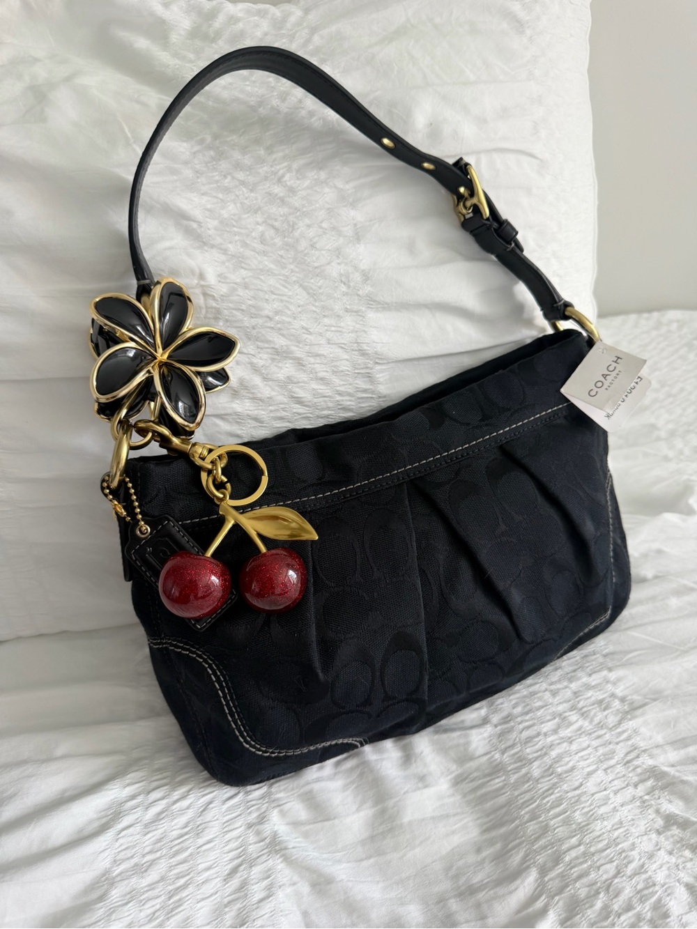 🖤 Vintage Coach Pleated Small Hampton Shoulder Bag